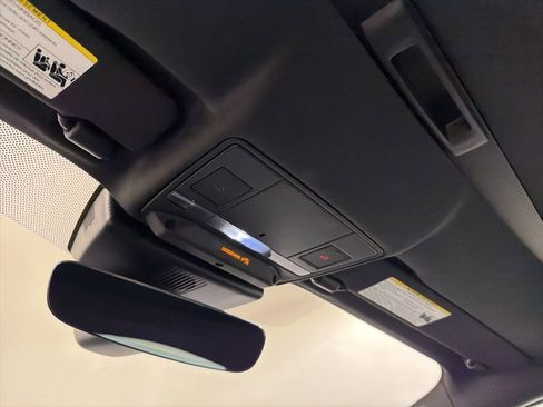 Used 2023 Jaguar F-TYPE R-Dynamic image 18