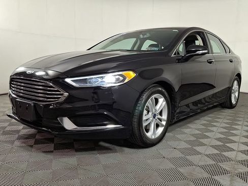 Used 2018 Ford Fusion SE w/ Fusion SE Technology Package FWD image 6