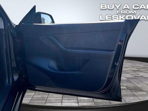 Used 2022 Tesla Model Y Performance AWD/4WD image 24