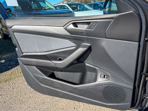 New 2026 Volkswagen Jetta SE w/ Black Wheel Package FWD image 23