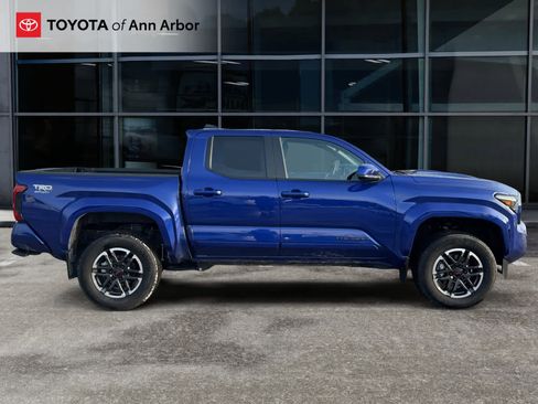 Used 2024 Toyota Tacoma TRD Sport image 10