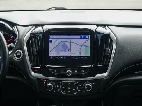 Used 2022 Chevrolet Traverse Premier FWD image 13