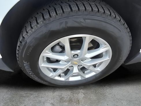 Used 2023 Chevrolet Equinox LS image 15