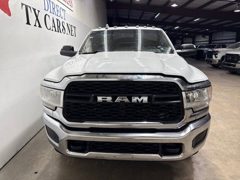 Used 2022 RAM 3500 Tradesman w/ Chrome Appearance Group AWD/4WD image 12