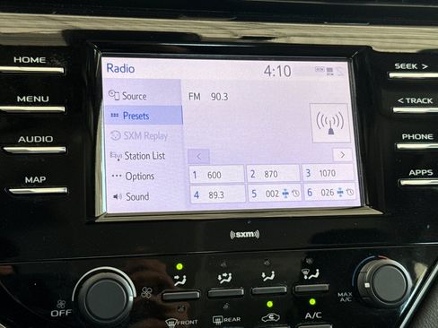 Used 2020 Toyota Camry LE FWD image 23
