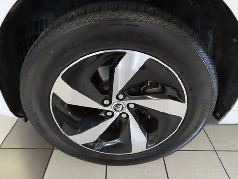 Used 2024 Jaguar F-PACE R-Dynamic S image 16