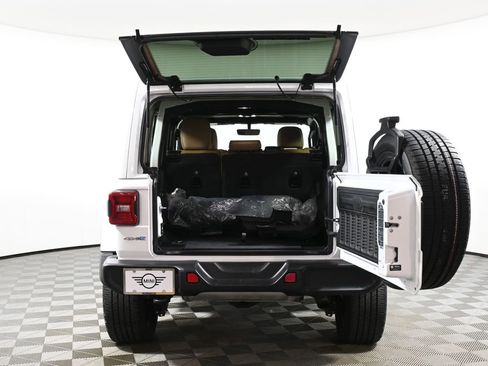 Used 2021 Jeep Wrangler Unlimited Sahara w/ Cold Weather Group image 35