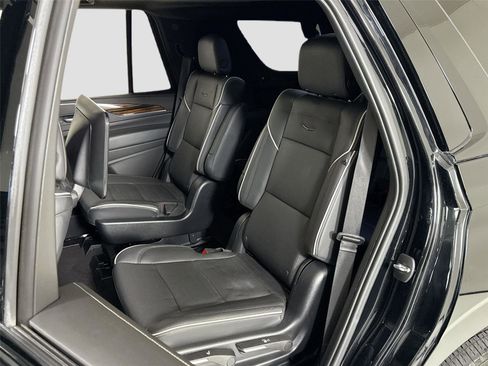 Used 2023 Cadillac Escalade Premium Luxury AWD/4WD image 26