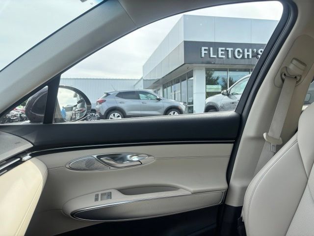 Used 2023 Genesis GV70 2.5T w/ Select Package AWD/4WD image 13