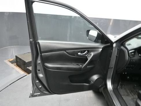 Used 2017 Nissan Rogue SV w/ SV Premium Package AWD/4WD image 10