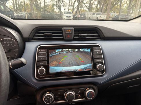 Used 2025 Nissan Versa SV image 21