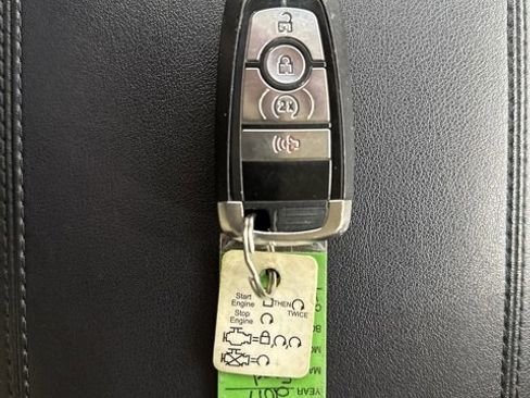 Used 2017 Ford Edge SEL w/ Equipment Group 201A image 31