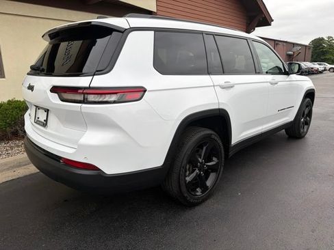 Used 2023 Jeep Grand Cherokee L Laredo AWD/4WD image 13
