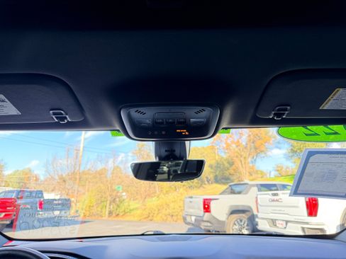 Used 2022 Chevrolet Traverse Premier w/ Redline Edition image 22