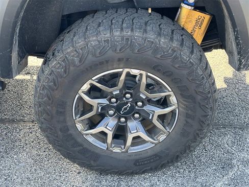 Used 2024 Chevrolet Colorado ZR2 w/ ZR2 Convenience Package III image 11