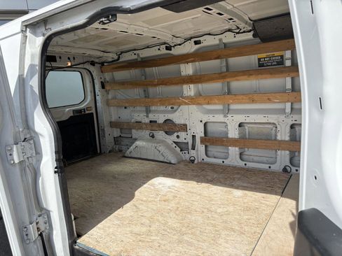 Used 2015 Ford Transit 250 130 Low Roof w/ Exterior Upgrade Package RWD image 18