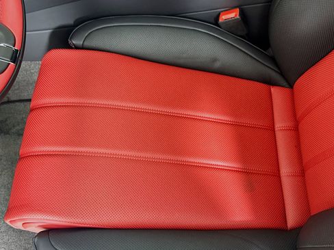 New 2025 Bentley Bentayga image 18