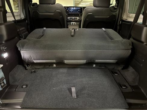 New 2025 Jeep Wrangler Rubicon w/ Xtreme 35 Tire Package image 14