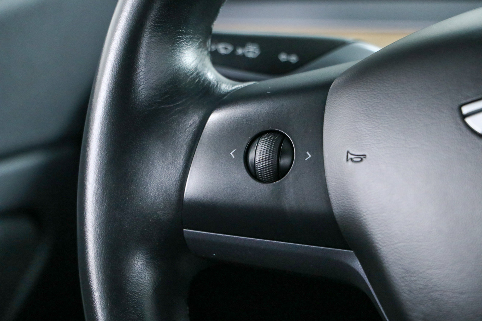 Used 2018 Tesla Model 3 Long Range RWD image 13
