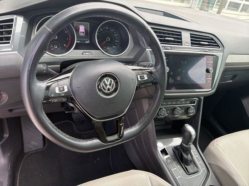 Used 2018 Volkswagen Tiguan SEL image 11