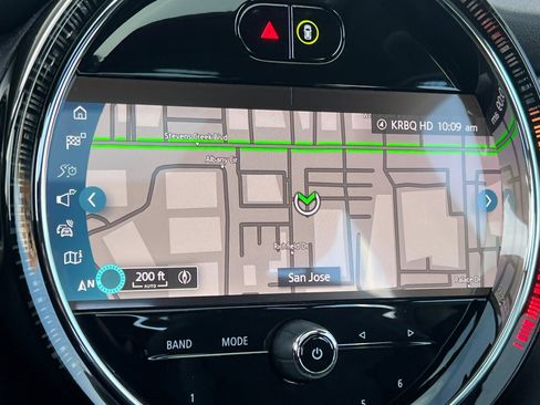 Used 2024 MINI Cooper SE w/ Signature Upholstery Package image 25