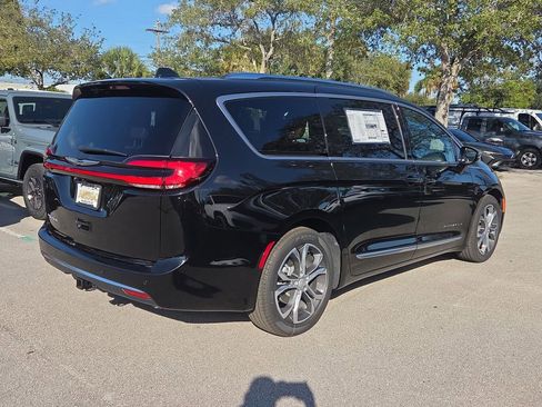 New 2026 Chrysler Pacifica Pinnacle w/ Trailer Tow Group image 5