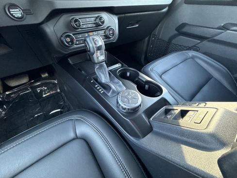 Used 2025 Ford Bronco Outer Banks image 19