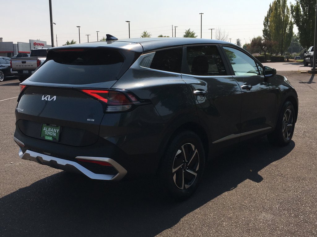 Used 2023 Kia Sportage LX AWD/4WD image 7