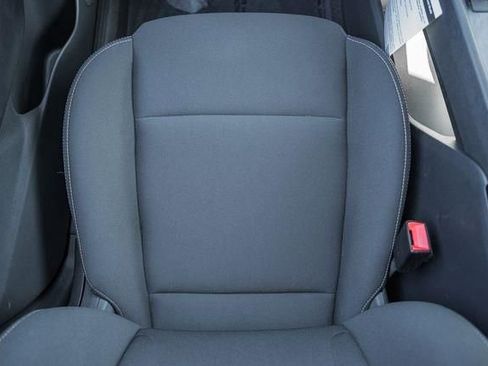 Used 2025 Nissan Rogue S image 28