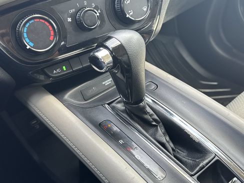 Used 2021 Honda HR-V LX image 25