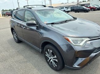 Used 2018 Toyota RAV4 LE w/ All Weather Liner Package AWD/4WD video 1
