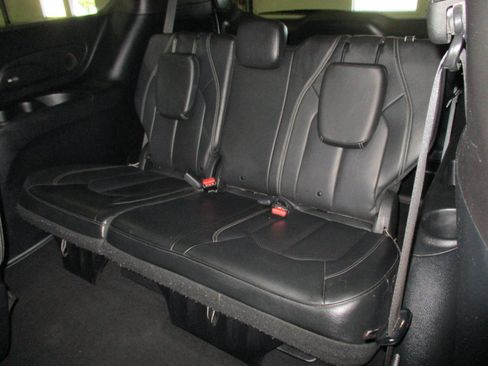 Used 2020 Chrysler Pacifica Touring-L Plus image 16