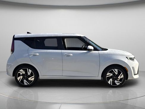 Used 2023 Kia Soul GT-Line w/ GT-Line Technology Package FWD image 3