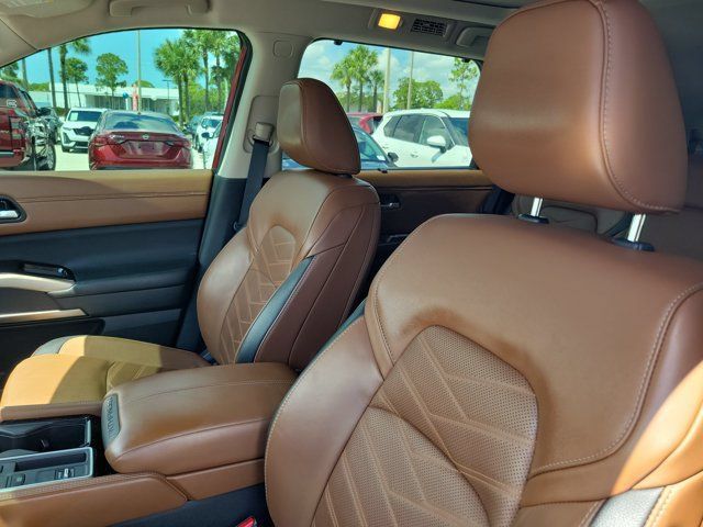 Certified 2024 Nissan Pathfinder Platinum w/ Cargo Package FWD image 19