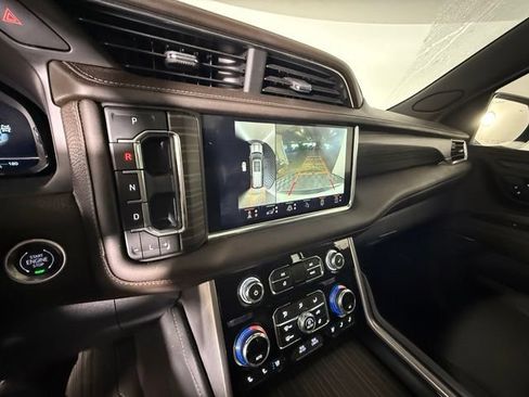 Used 2024 GMC Yukon Denali w/ Advanced Technology Package AWD/4WD image 24