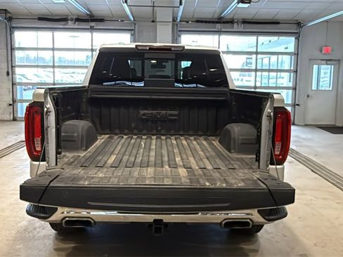 Used 2022 GMC Sierra 1500 SLT w/ SLT Premium Plus Package image 17