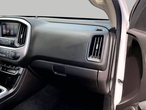 Used 2018 Chevrolet Colorado LT w/ LT Convenience Package RWD image 19