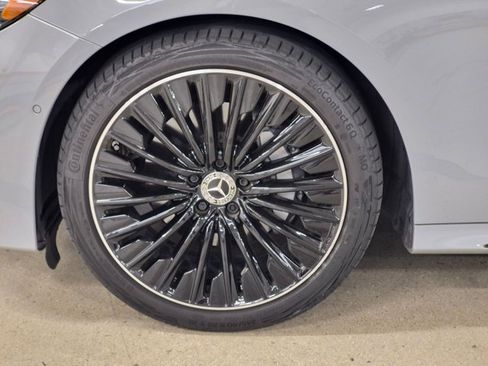 Used 2025 Mercedes-Benz E 350 Sedan image 9