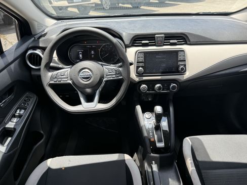 Used 2021 Nissan Versa SV FWD image 14