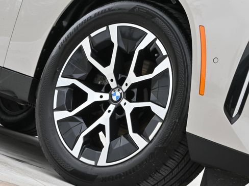 Certified 2025 BMW X3 xDrive30 w/ Premium Package AWD/4WD image 11
