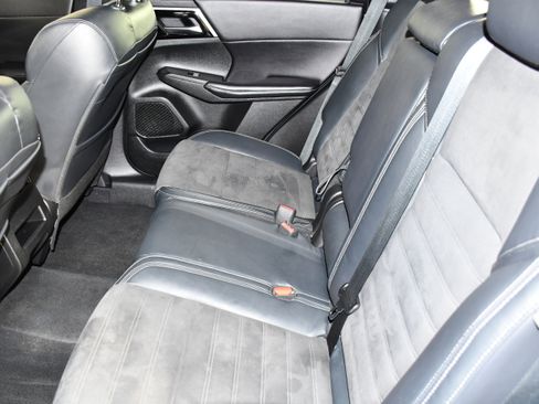 Used 2022 Mitsubishi Outlander SE AWD/4WD image 47