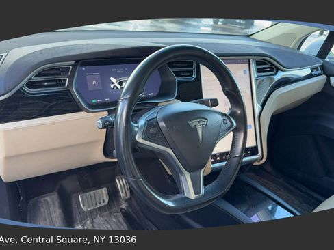 Used 2016 Tesla Model X 75D image 18