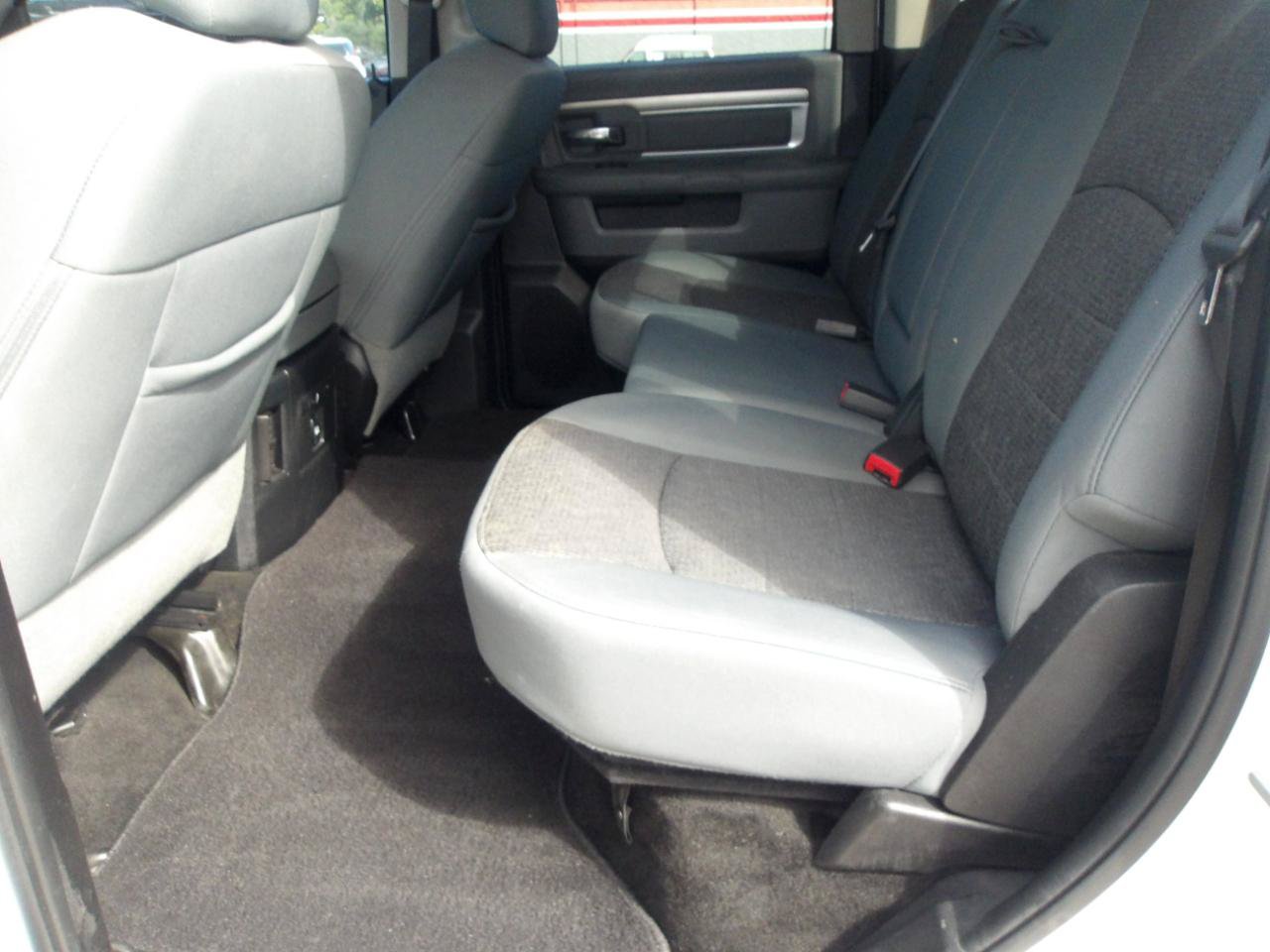 Used 2015 RAM 1500 SLT AWD/4WD image 17