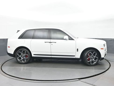 Used 2021 Rolls-Royce Cullinan Black Badge AWD/4WD image 2