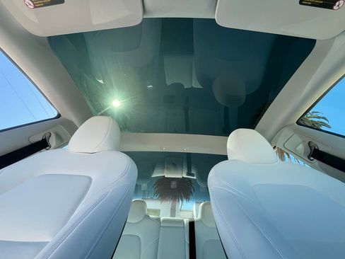 Used 2023 Tesla Model 3 Standard Range image 13