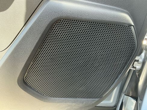 Used 2024 Toyota Highlander Platinum image 27