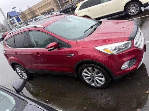 Used 2018 Ford Escape Titanium AWD/4WD image 4
