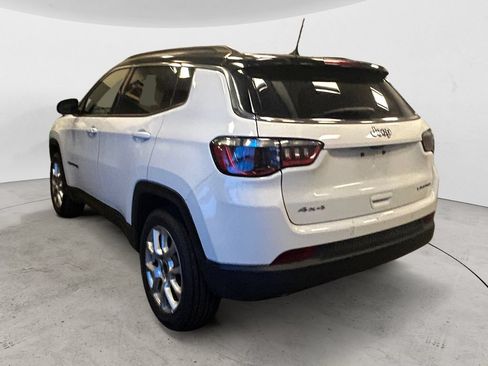 Used 2025 Jeep Compass Limited AWD/4WD image 3