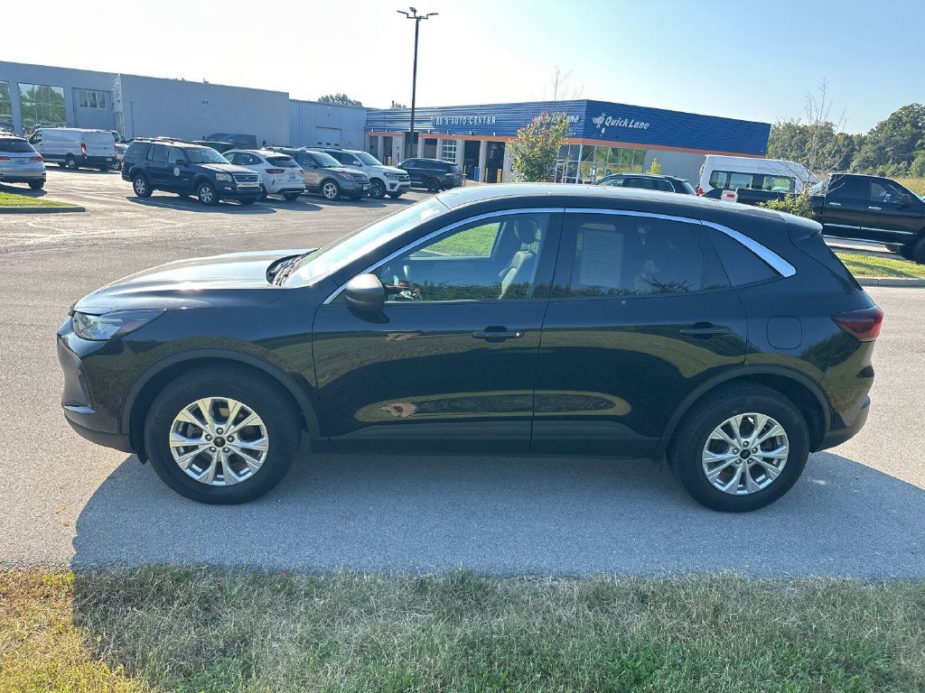 Used 2024 Ford Escape Active w/ Tech Pack #1 AWD/4WD image 5