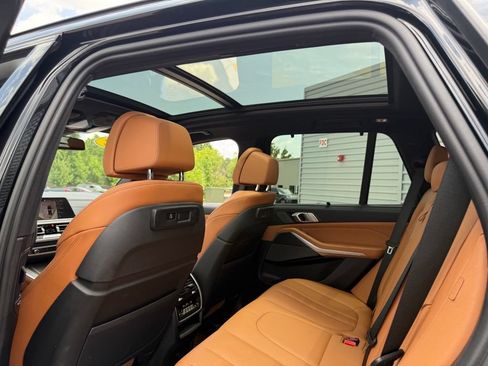 Used 2022 BMW X5 M50i w/ Parking Assistance Package AWD/4WD image 21